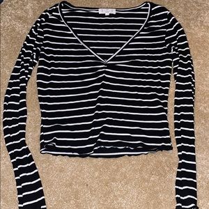 Medium long sleeve slim top black white striped